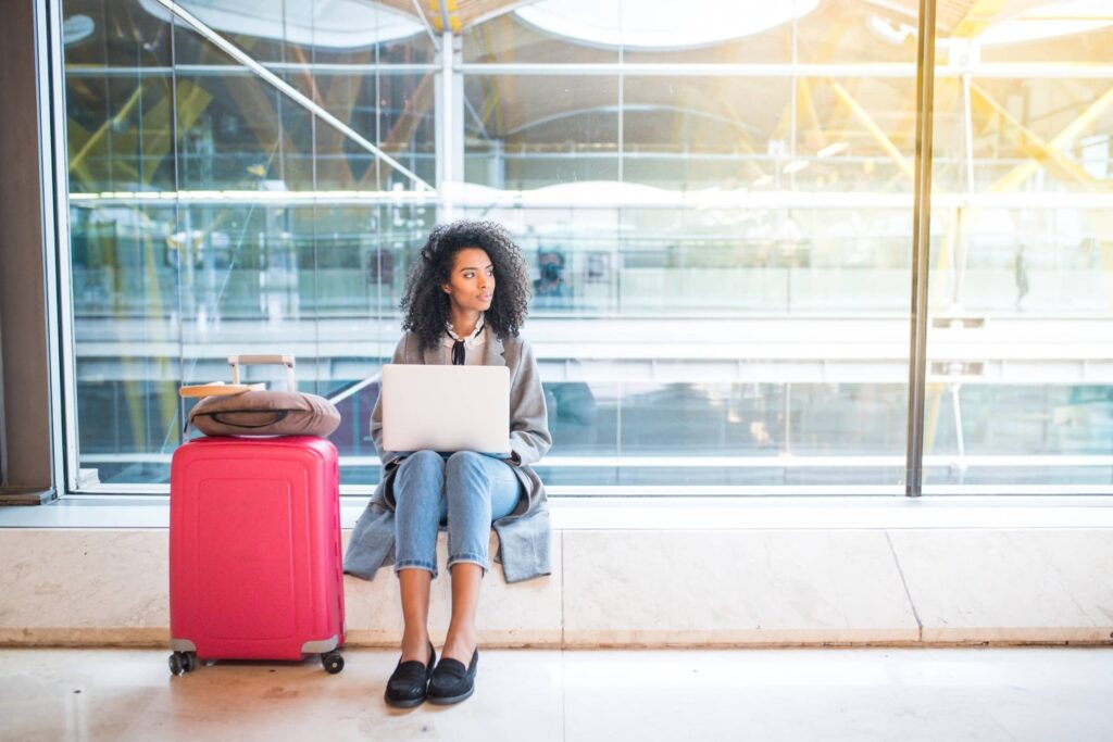 Quer trabalhar viajando? Saiba como ter sucesso nessa caminhada